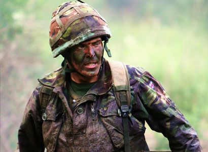 Stress of Combat May Lead Younger Soldiers to Alcohol Abuse
